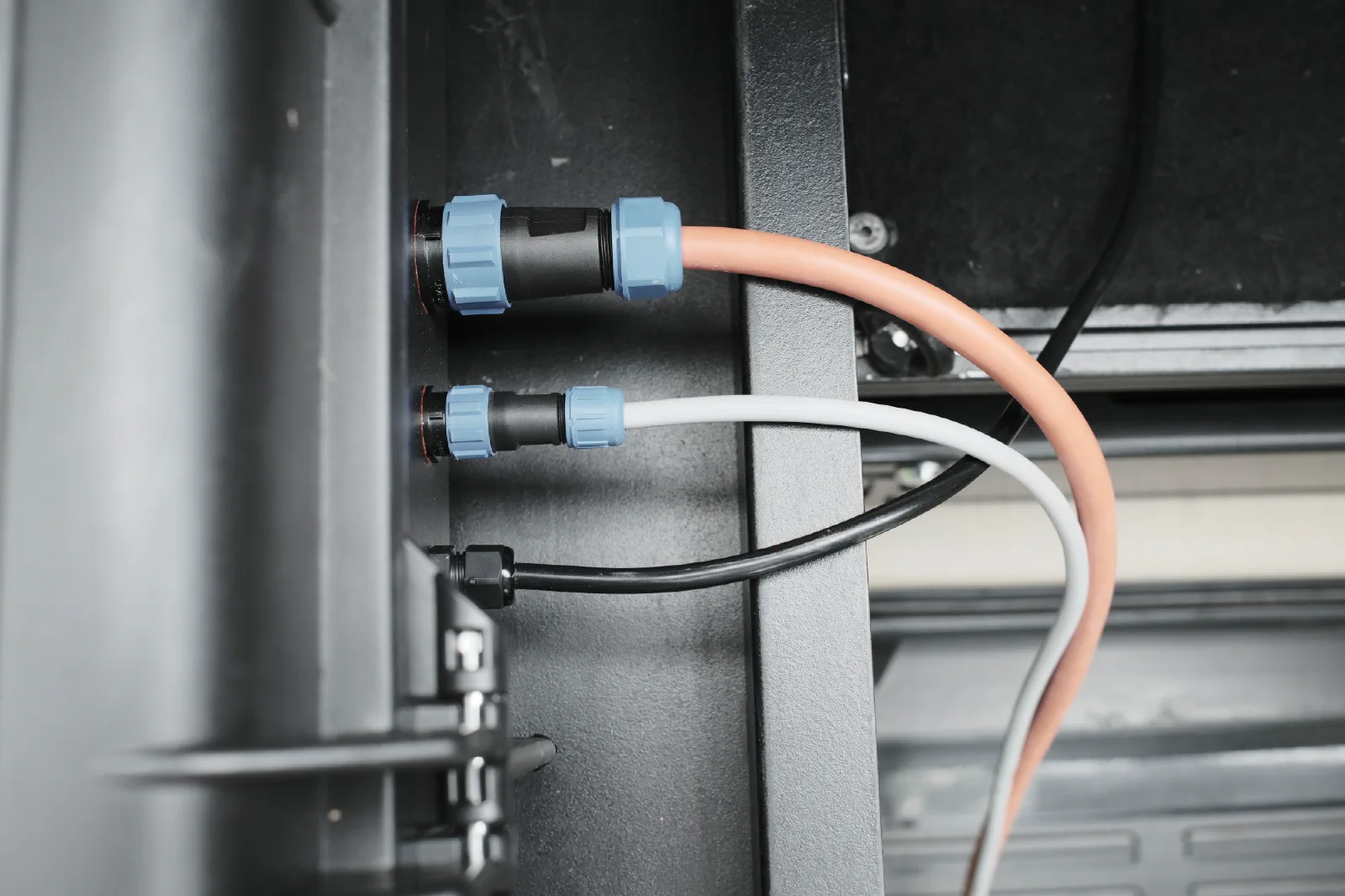 Die WEIPU-Stecker garantieren einen sicheren Betrieb bei Nässe